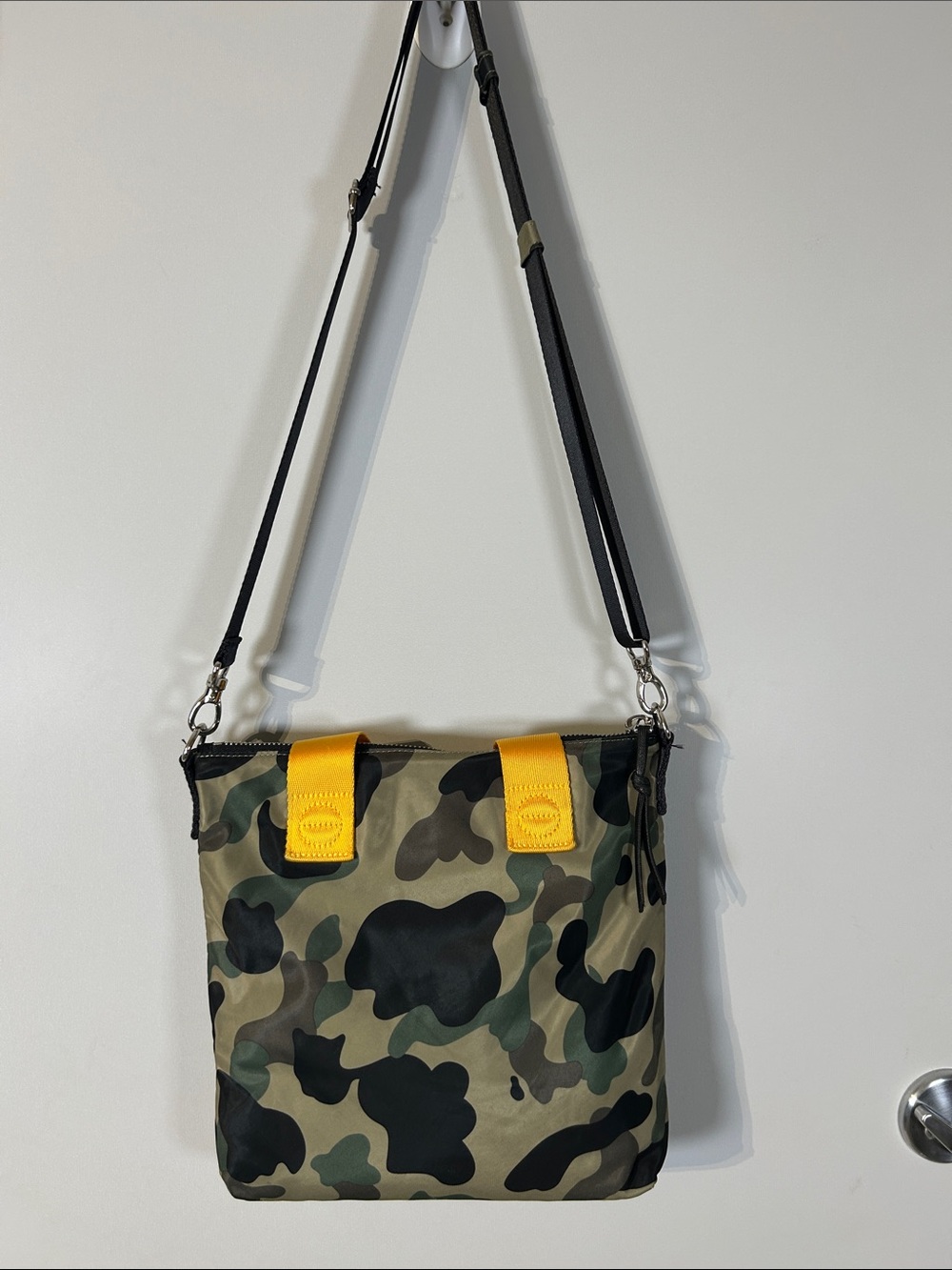 shortyLOVE AMUSE Green Camo Crossbody Bag Medium Yellow Handle  LIKE NEW! - Picture 3 of 10